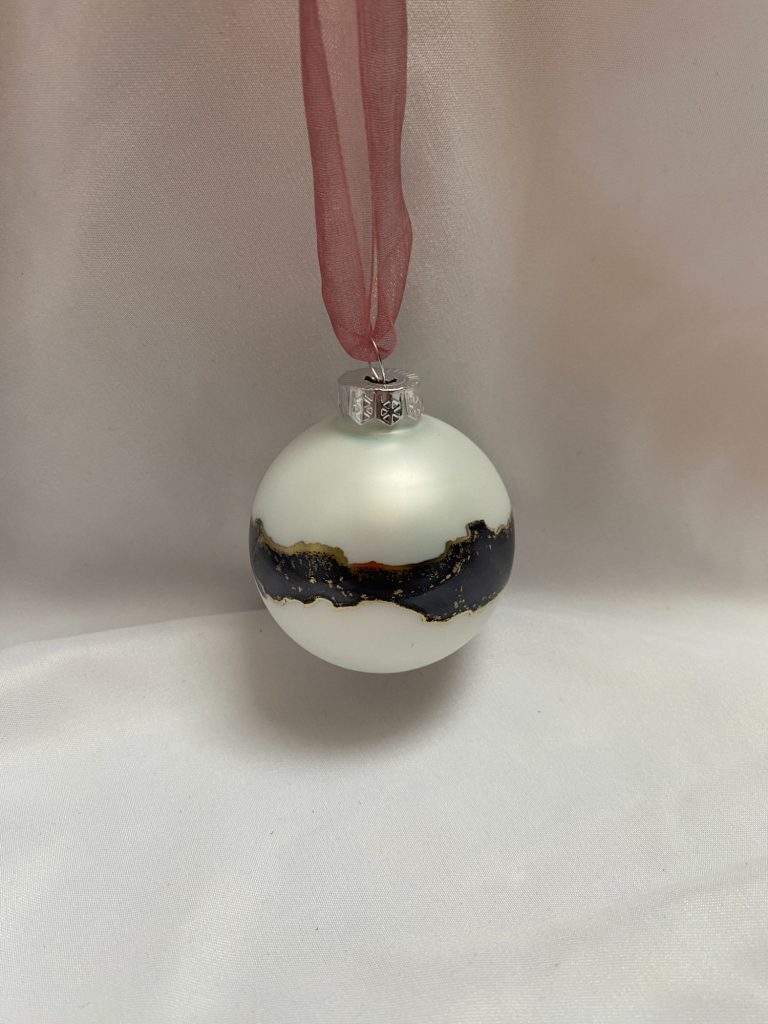 Alcohol Ink Kurs Weihnachtskugel
